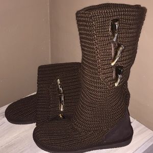 Bearpaw knitted boots